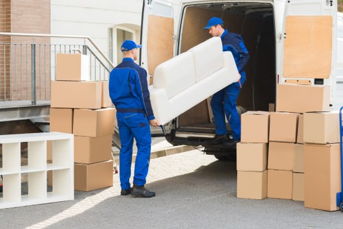Residential moving van service near Dulwich homes