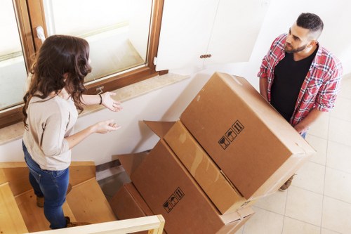 Local moving van covering nearby Dulwich neighbourhoods